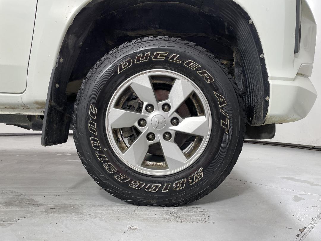 Photo '9' of Mitsubishi Triton