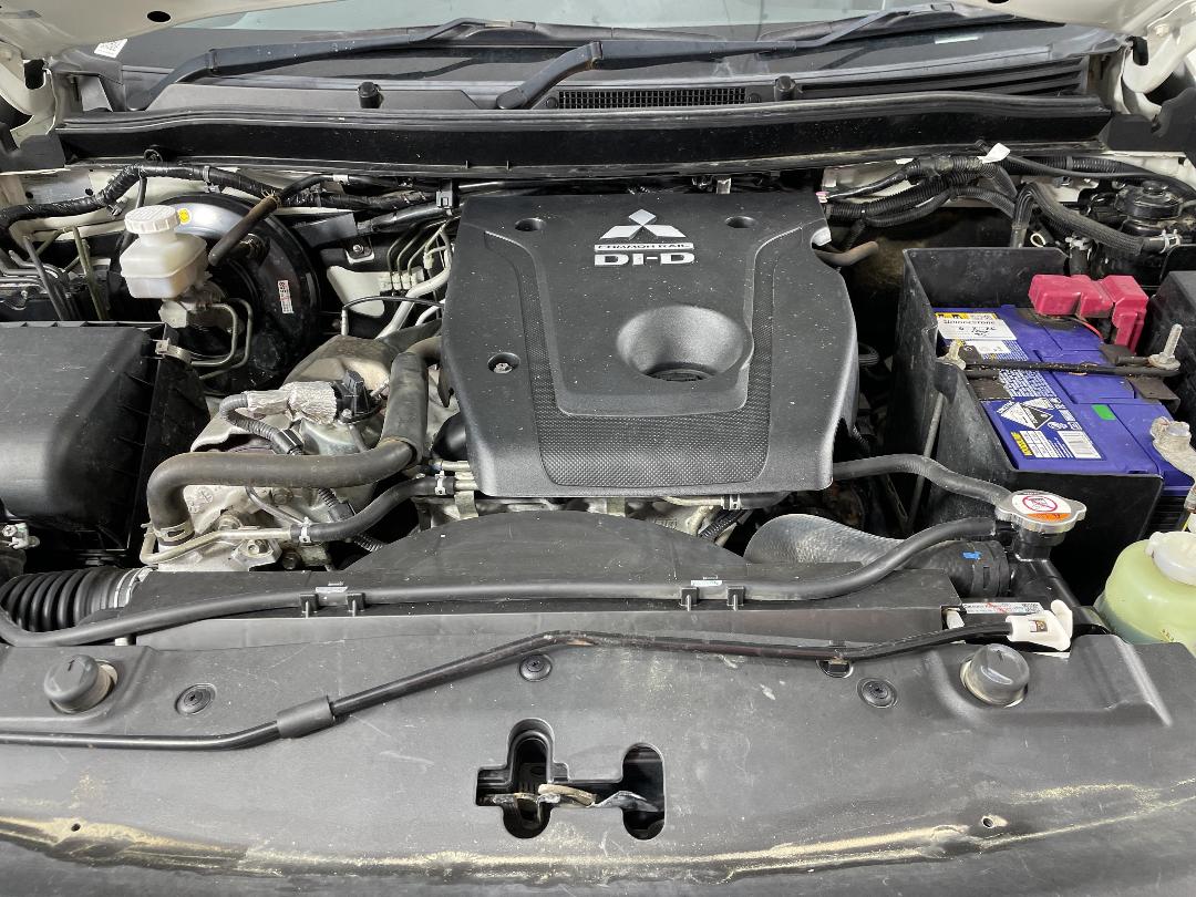 Photo '13' of Mitsubishi Triton