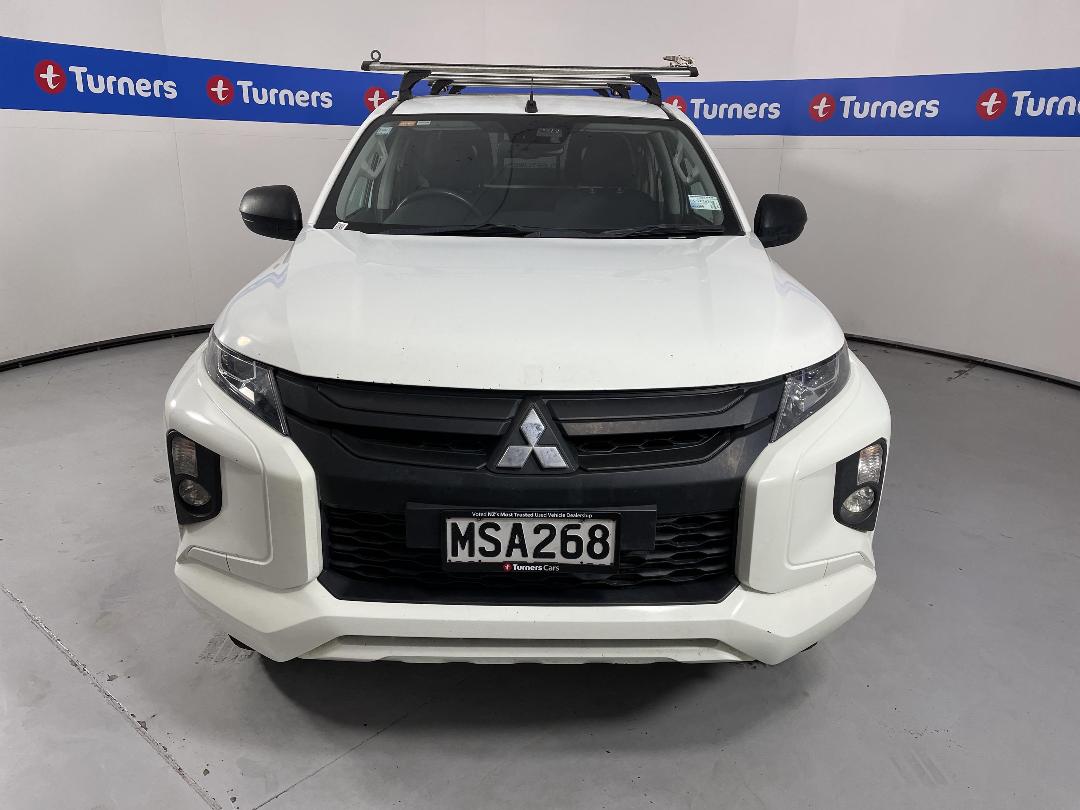 Photo '2' of Mitsubishi Triton