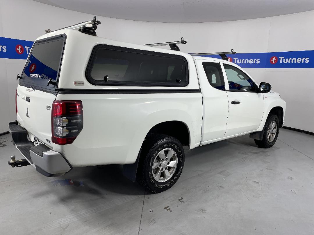 Photo '7' of Mitsubishi Triton