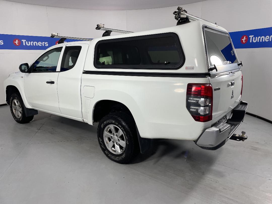 Photo '5' of Mitsubishi Triton