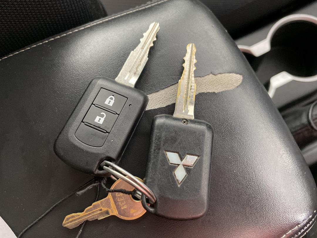 Photo '21' of Mitsubishi Triton