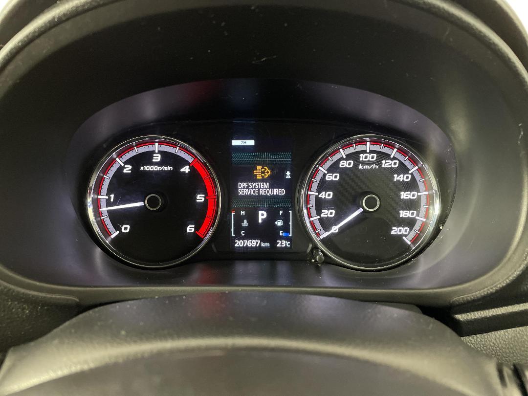 Photo '20' of Mitsubishi Triton