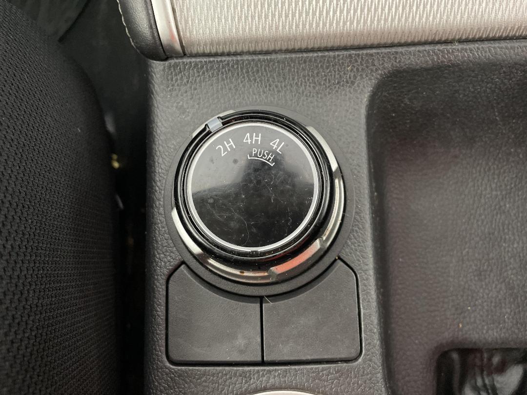 Photo '27' of Mitsubishi Triton