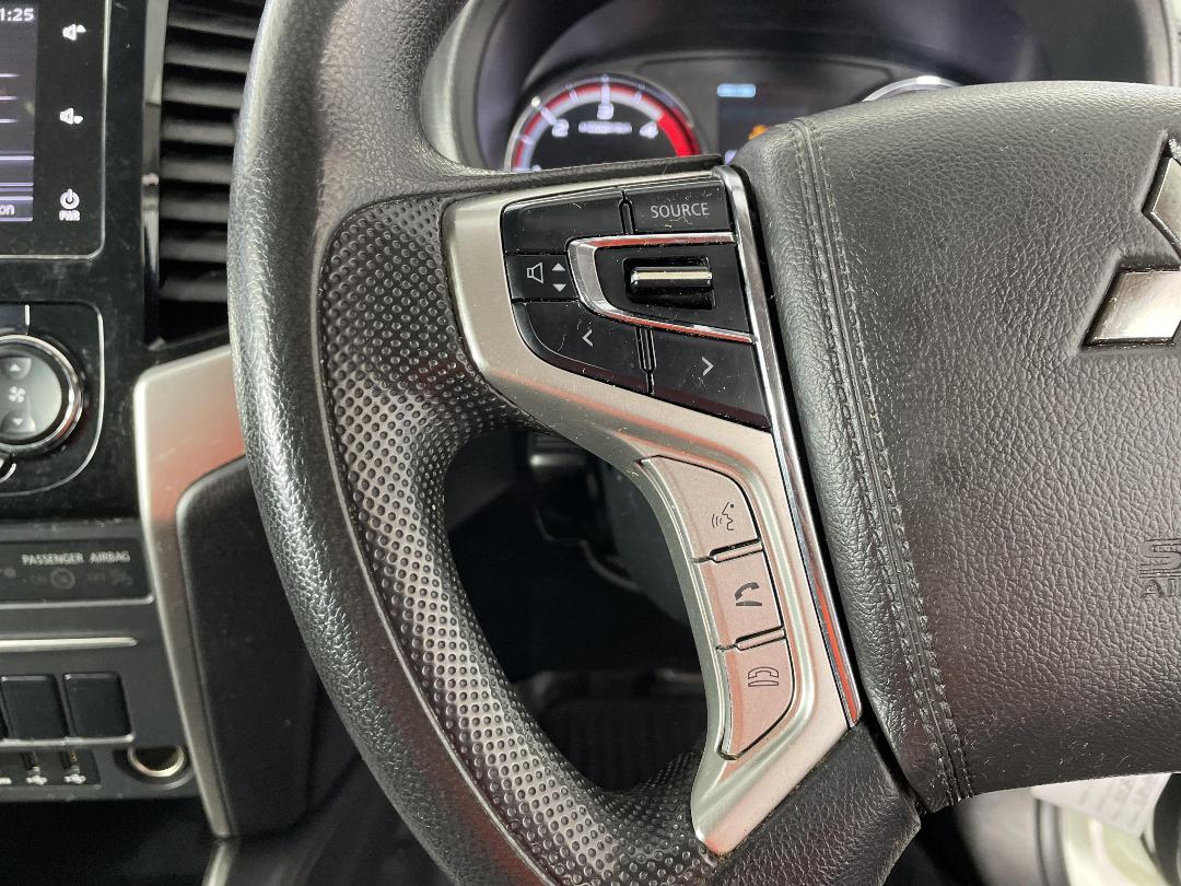 Photo '29' of Mitsubishi Triton