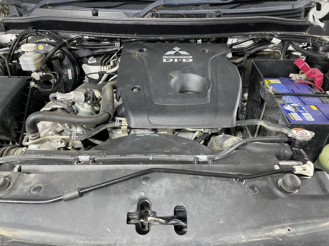 Photo '13' of Mitsubishi Triton