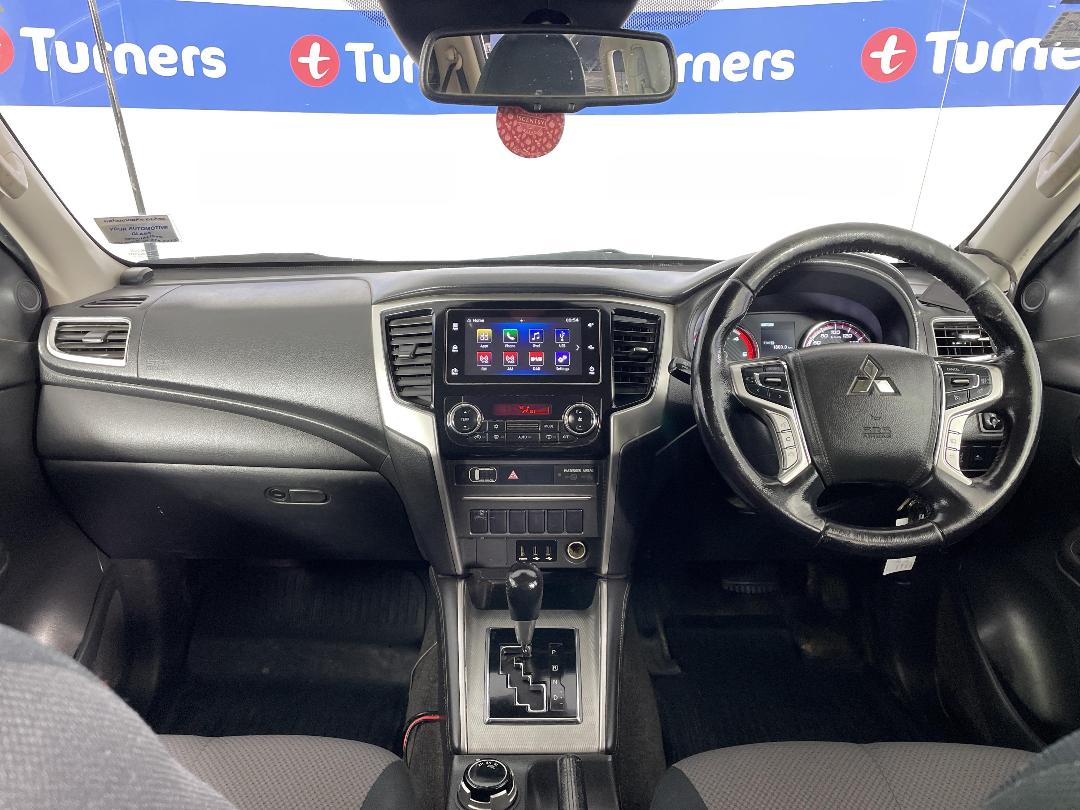 Photo '17' of Mitsubishi Triton