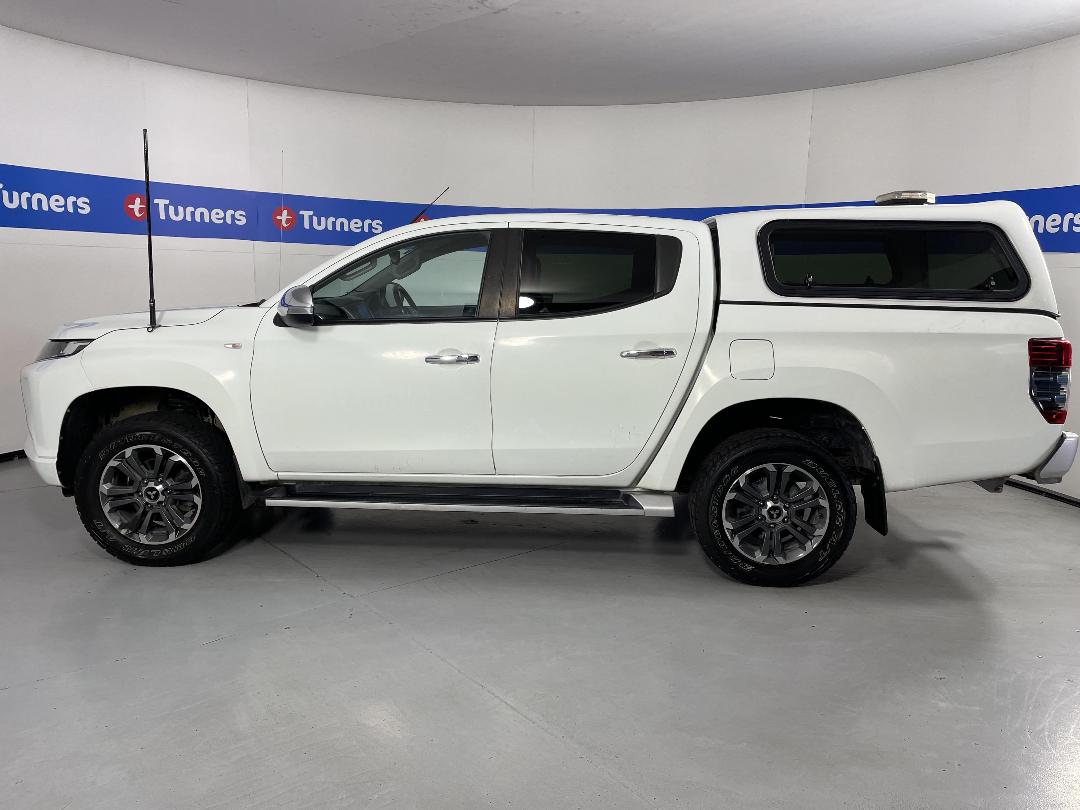 Photo '24' of Mitsubishi Triton