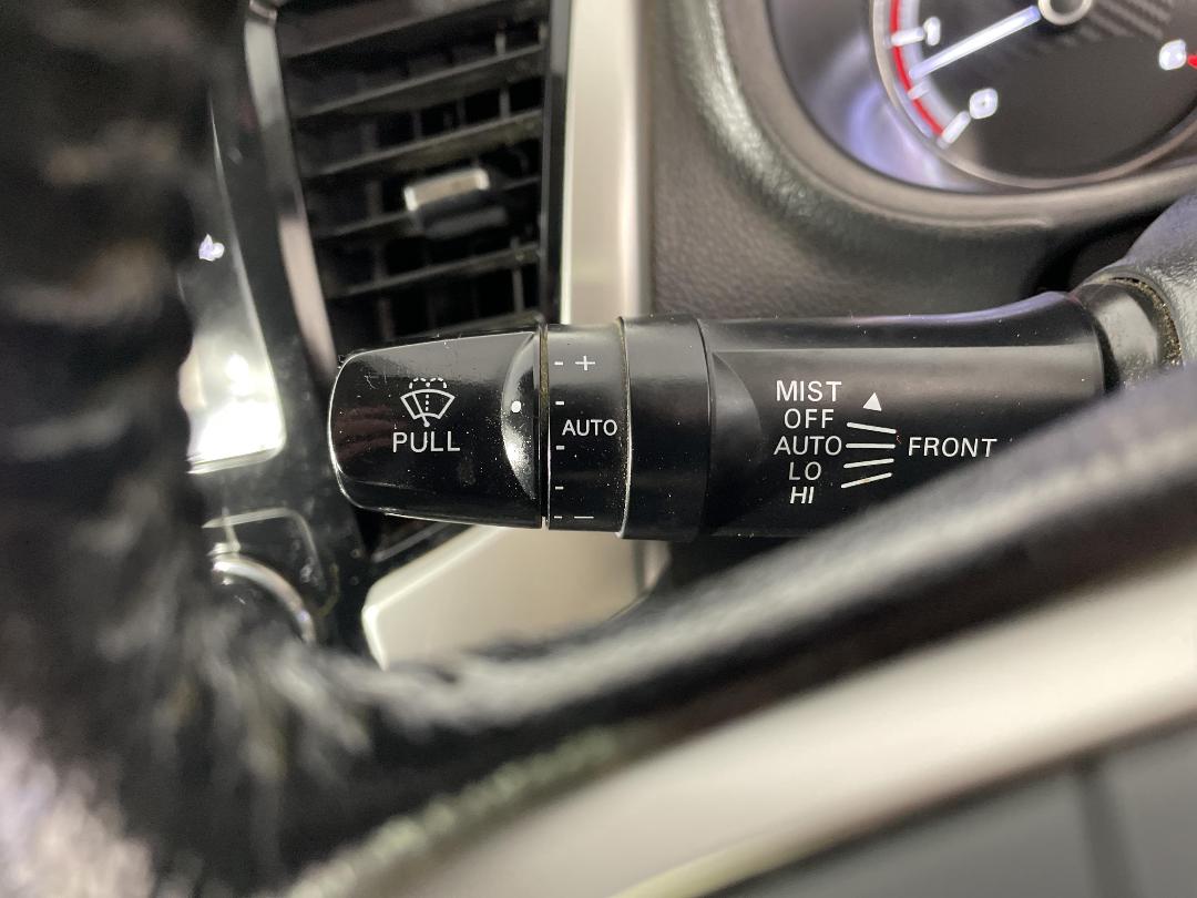 Photo '28' of Mitsubishi Triton