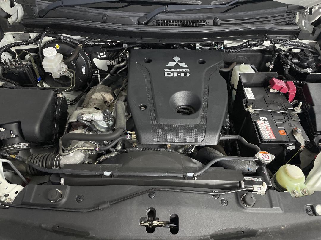 Photo '13' of Mitsubishi Triton