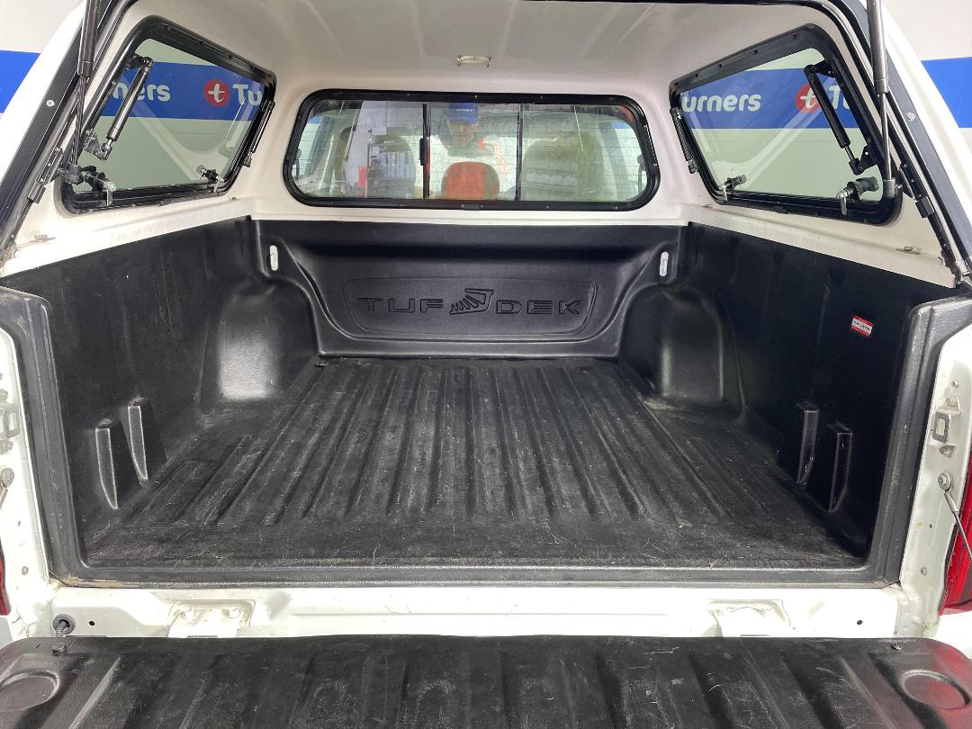 Photo '14' of Mitsubishi Triton