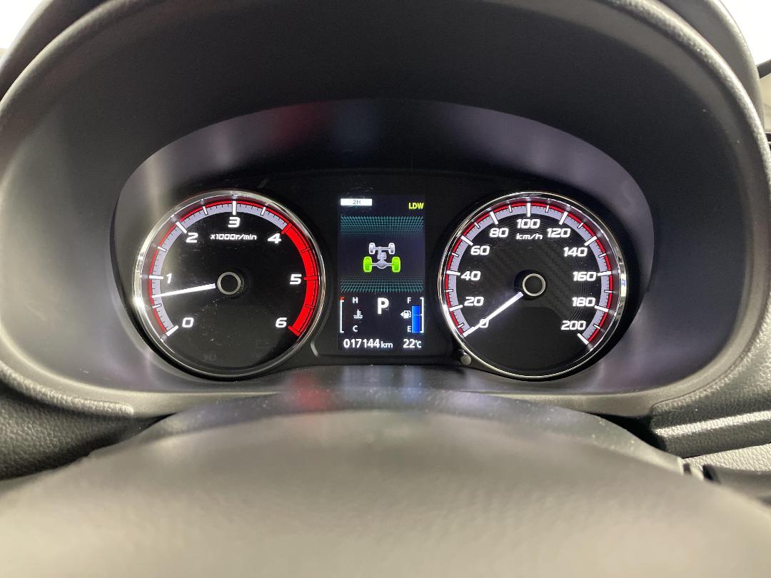 Photo '21' of Mitsubishi Triton