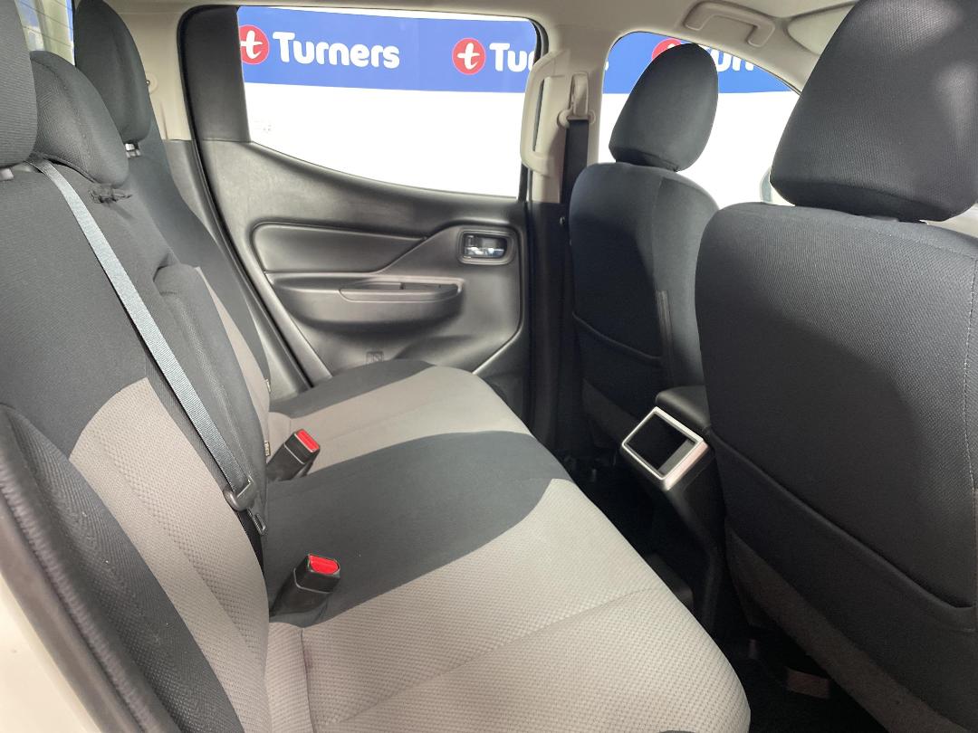 Photo '20' of Mitsubishi Triton