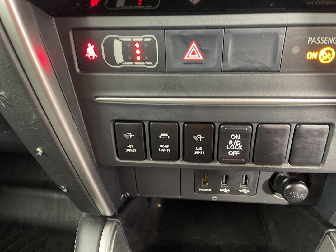 Photo '29' of Mitsubishi Triton