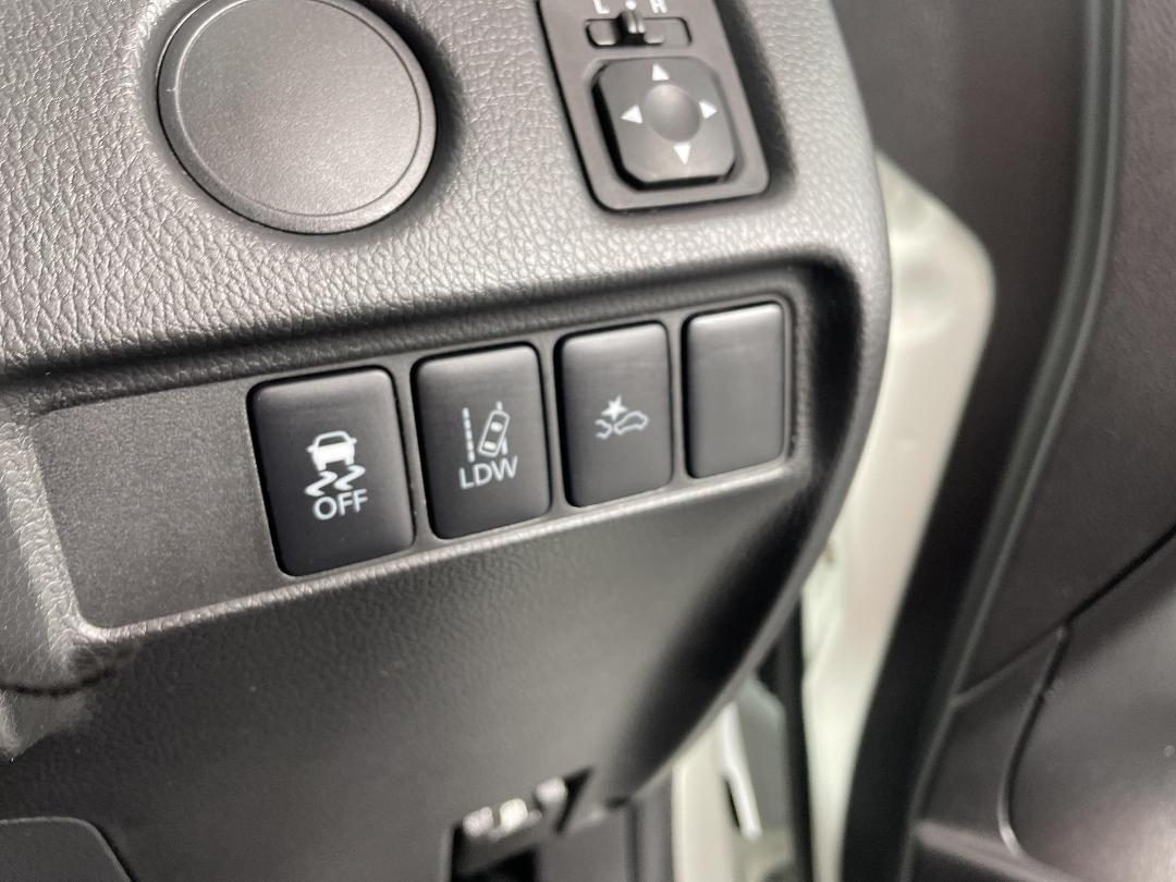 Photo '30' of Mitsubishi Triton