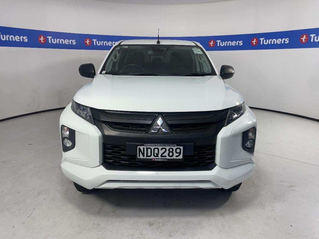 Photo '2' of Mitsubishi Triton