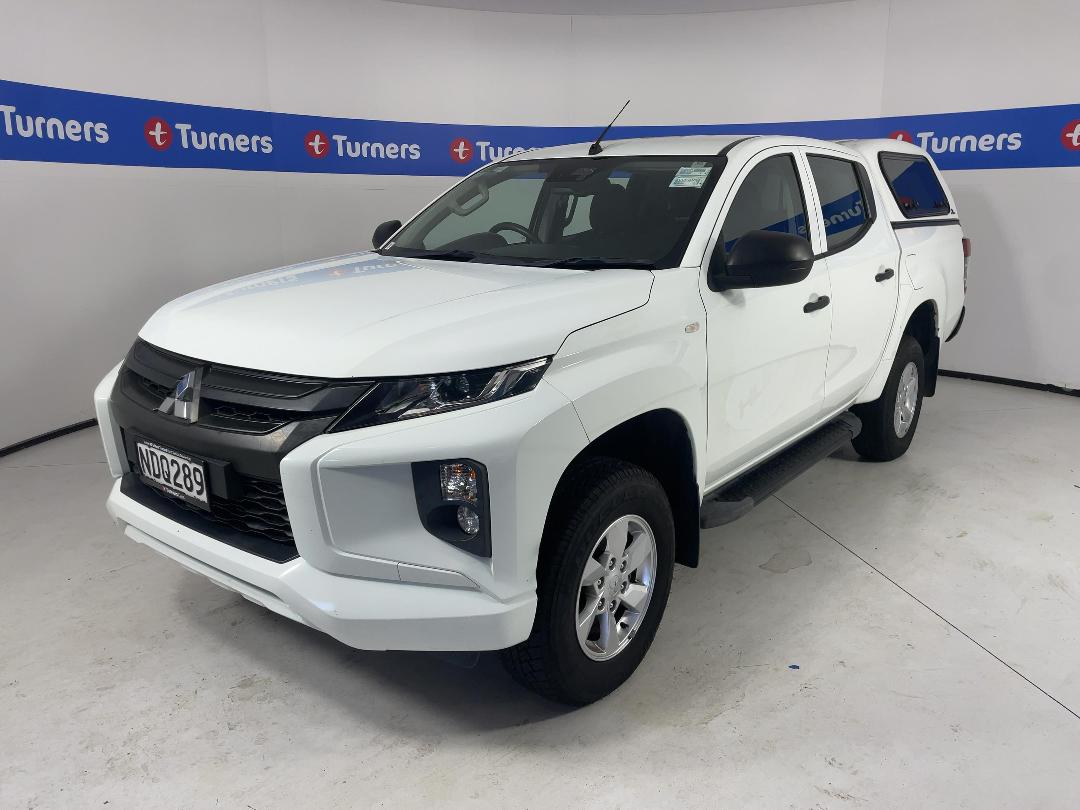 Photo '4' of Mitsubishi Triton