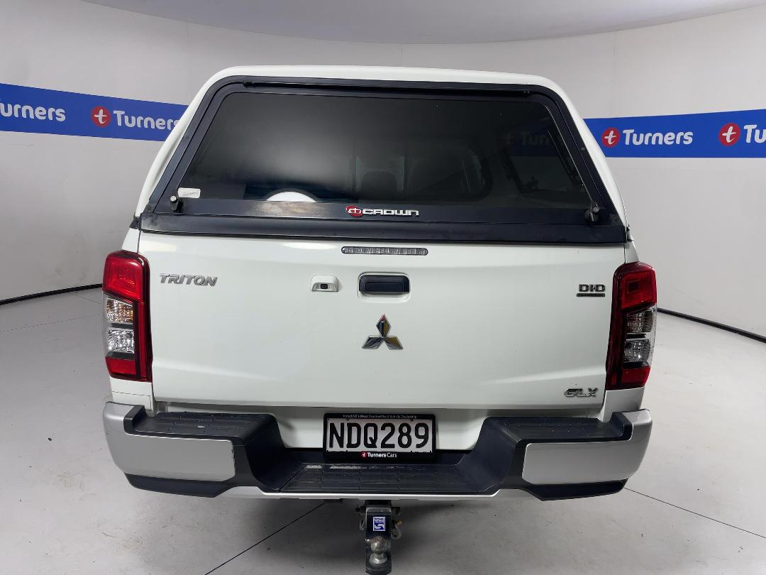 Photo '6' of Mitsubishi Triton