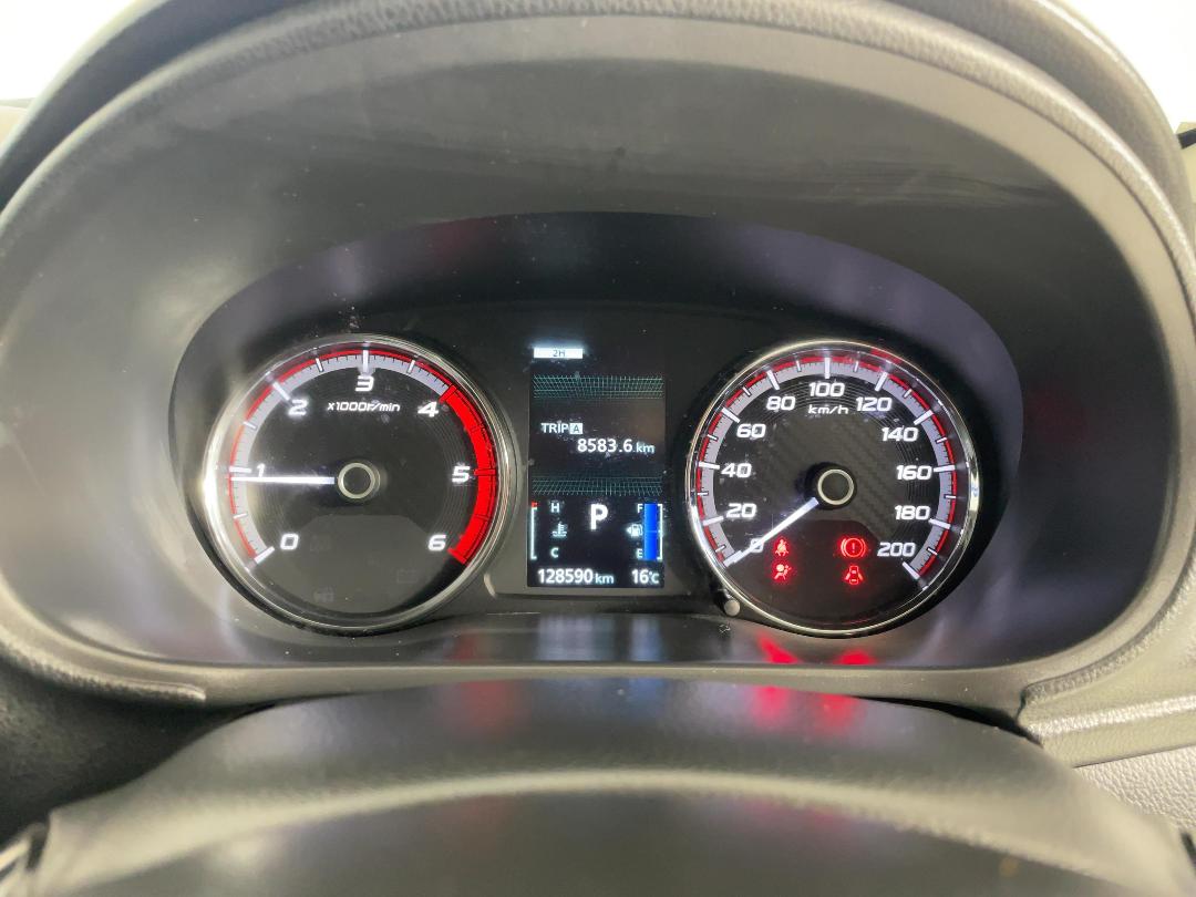 Photo '21' of Mitsubishi Triton