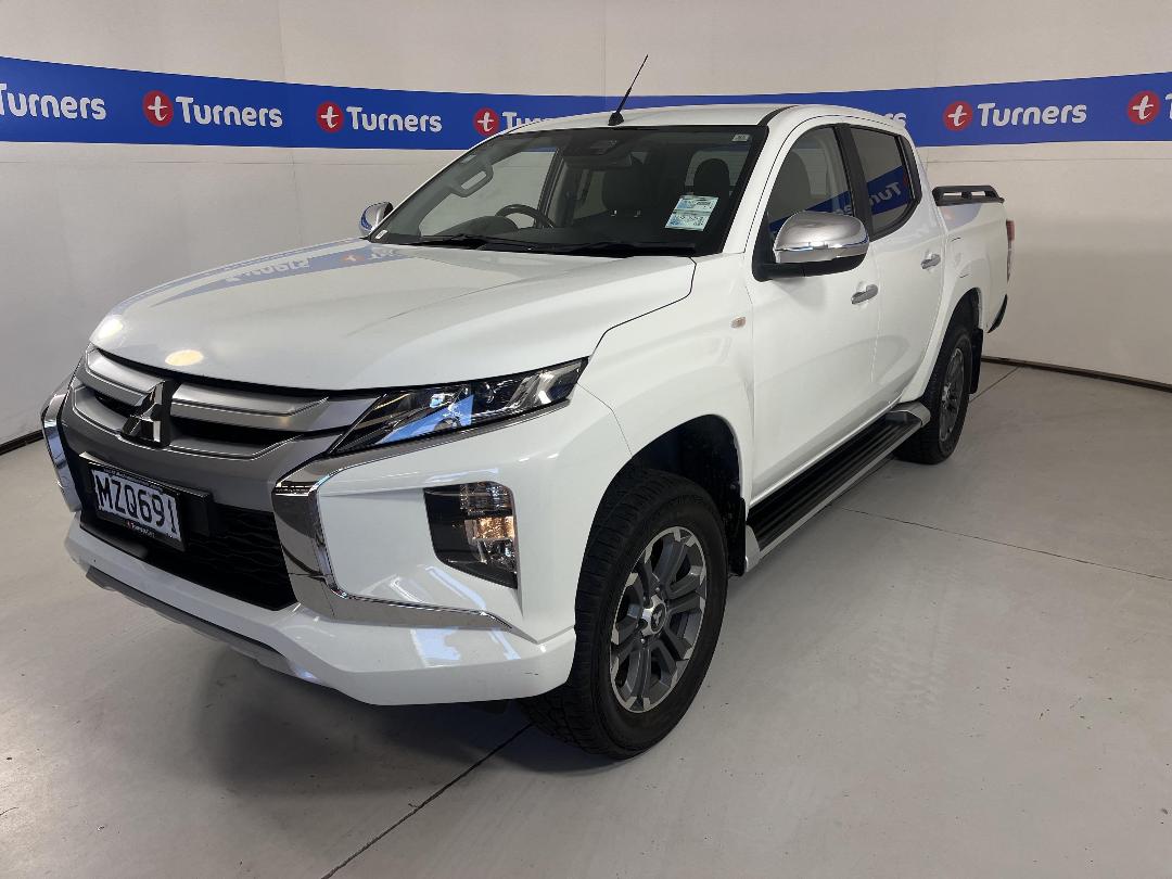 Photo '4' of Mitsubishi Triton