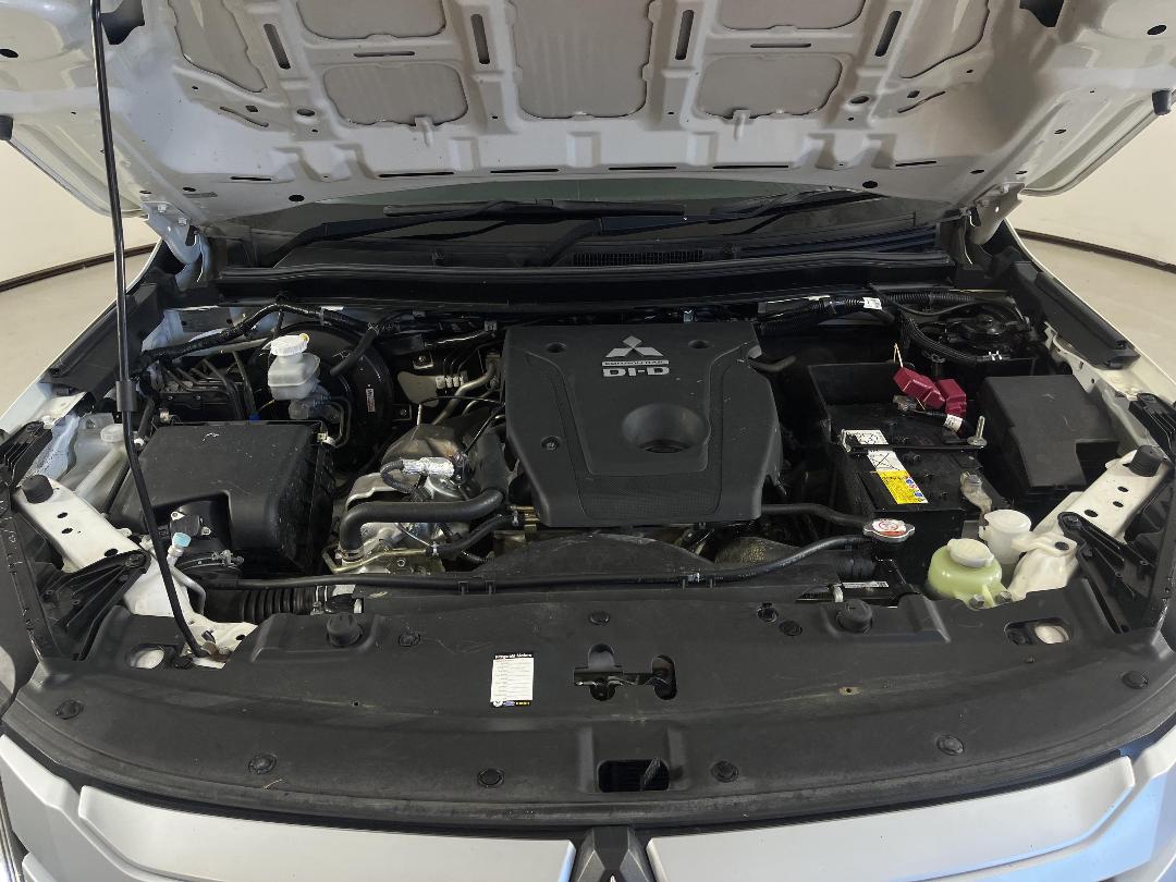 Photo '13' of Mitsubishi Triton