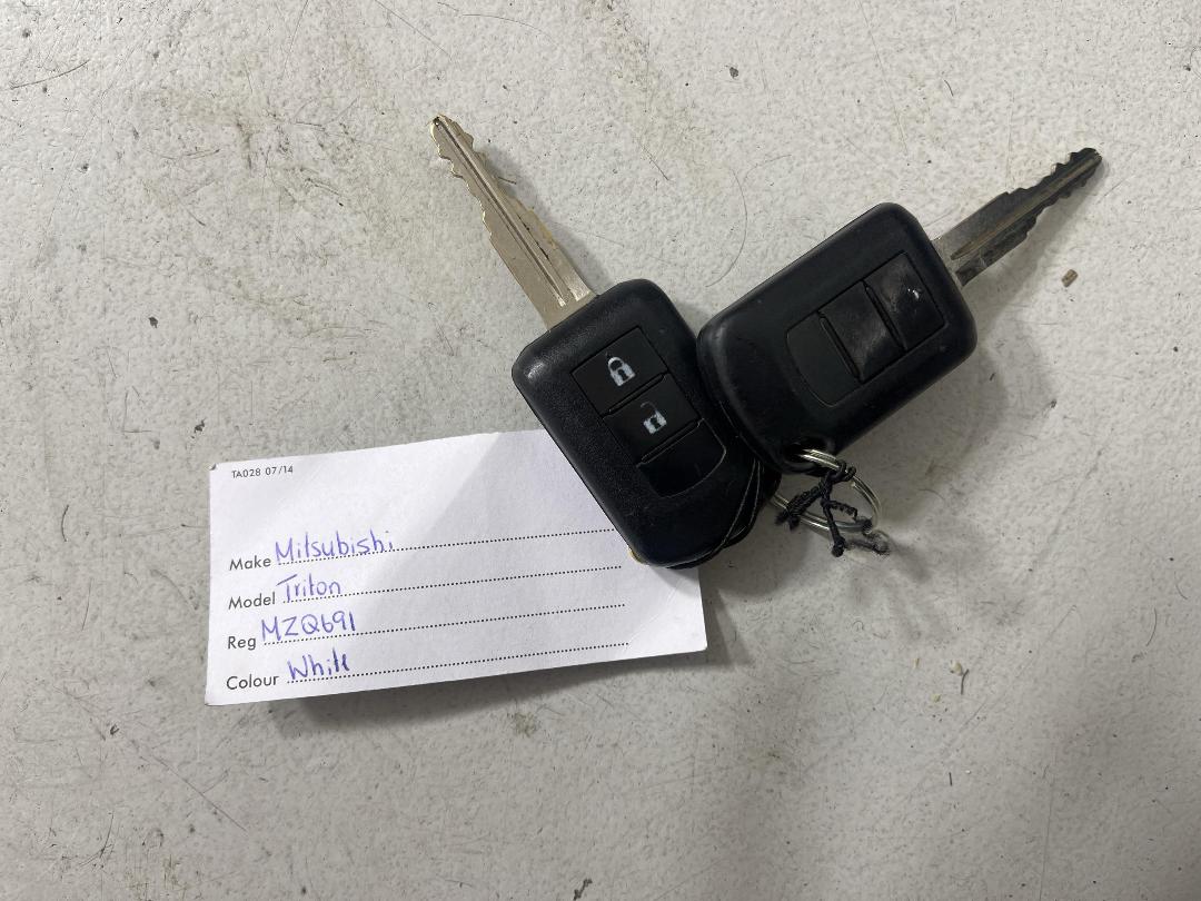 Photo '22' of Mitsubishi Triton