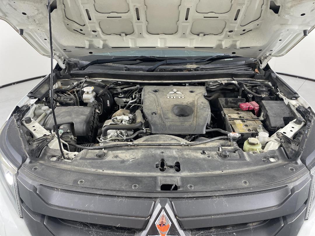 Photo '11' of Mitsubishi Triton DC GLX 4WD 6AT Photo '11' of Mitsubishi Triton DC GLX 4WD 6AT