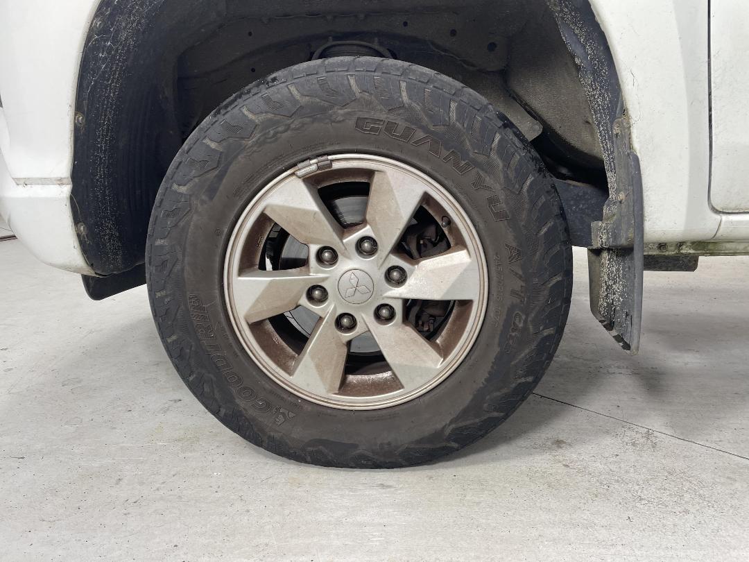 Photo '8' of Mitsubishi Triton DC GLX 4WD 6AT Photo '8' of Mitsubishi Triton DC GLX 4WD 6AT