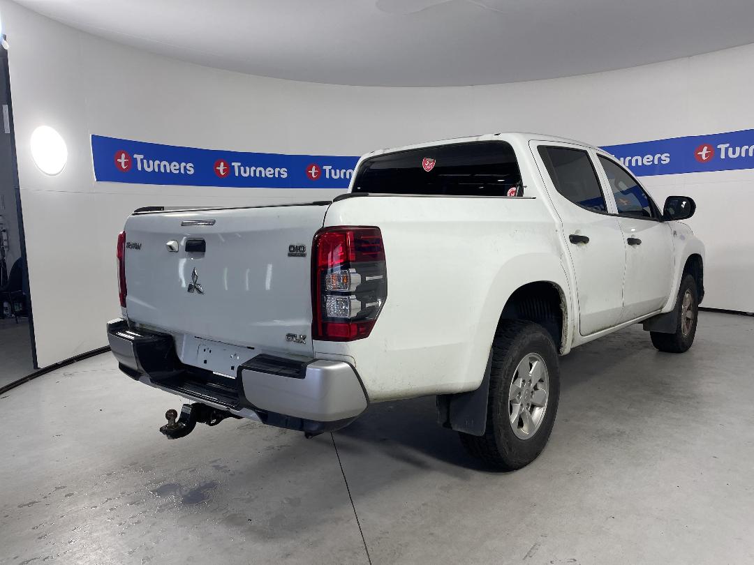 Photo '6' of Mitsubishi Triton DC GLX 4WD 6AT Photo '6' of Mitsubishi Triton DC GLX 4WD 6AT