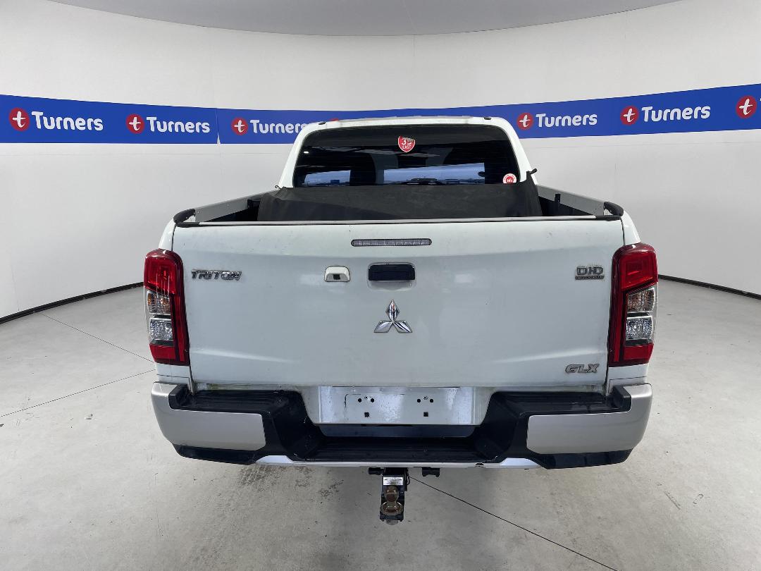 Photo '5' of Mitsubishi Triton DC GLX 4WD 6AT Photo '5' of Mitsubishi Triton DC GLX 4WD 6AT