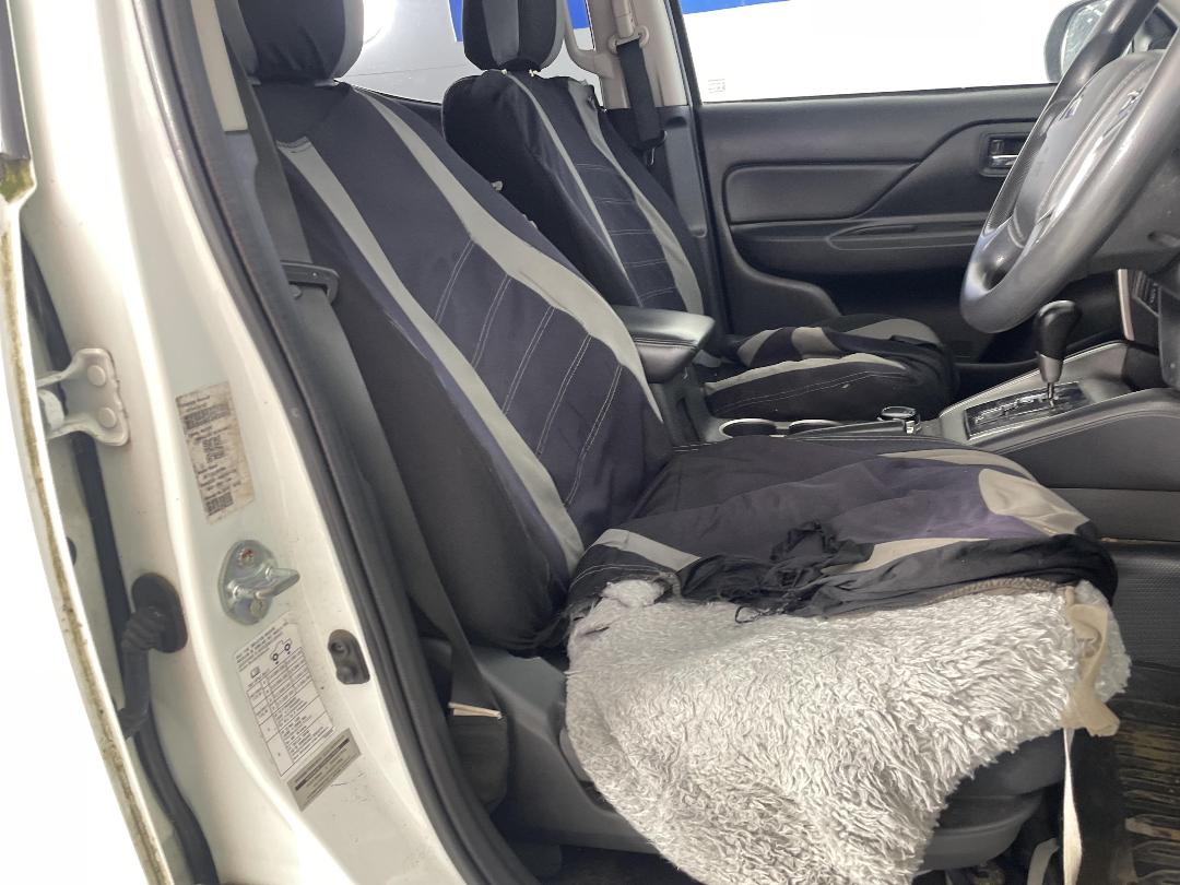 Photo '14' of Mitsubishi Triton DC GLX 4WD 6AT Photo '14' of Mitsubishi Triton DC GLX 4WD 6AT