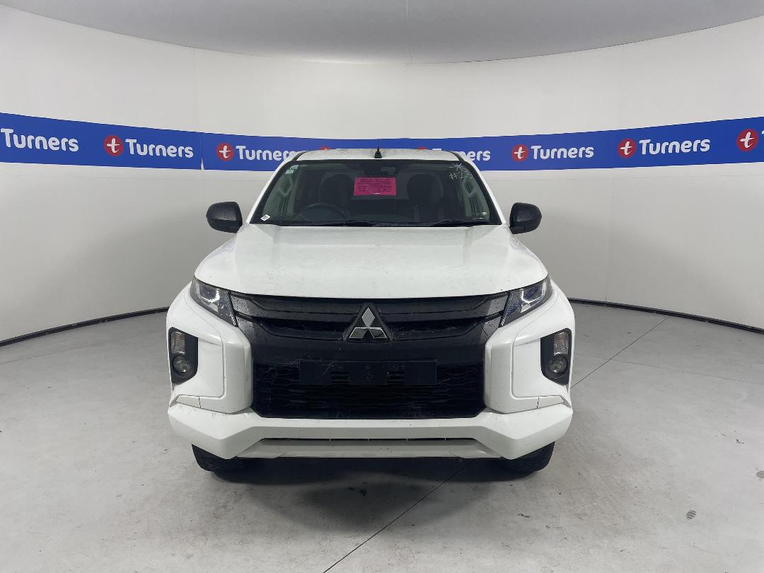 Photo '2' of Mitsubishi Triton DC GLX 4WD 6AT Photo '2' of Mitsubishi Triton DC GLX 4WD 6AT