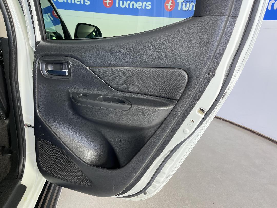 Photo '19' of Mitsubishi Triton Photo '19' of Mitsubishi Triton