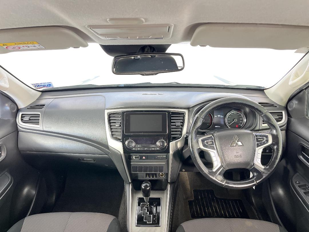 Photo '17' of Mitsubishi Triton Photo '17' of Mitsubishi Triton