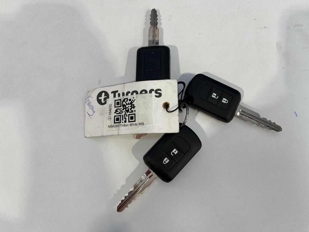 Photo '22' of Mitsubishi Triton Photo '22' of Mitsubishi Triton