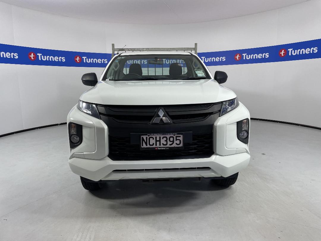 Photo '2' of Mitsubishi Triton