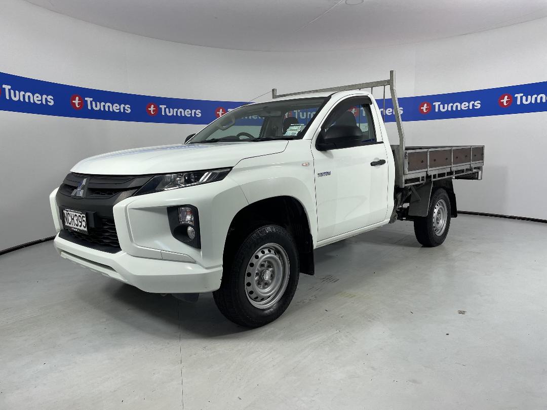 Photo '4' of Mitsubishi Triton