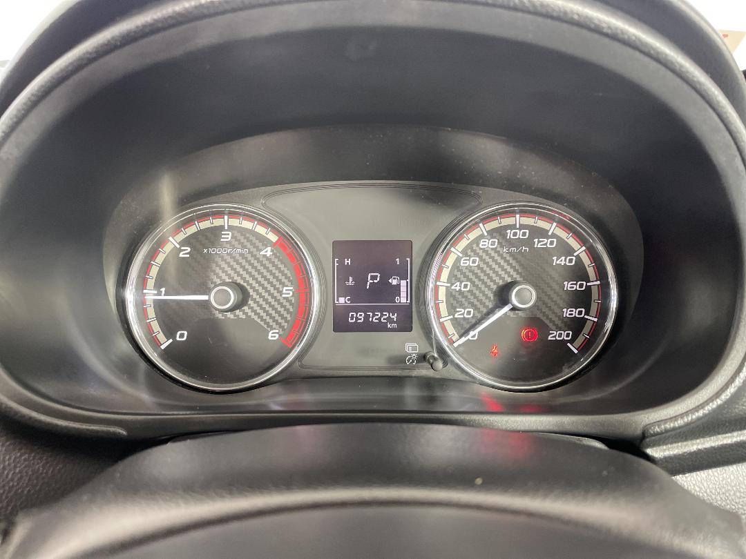 Photo '19' of Mitsubishi Triton