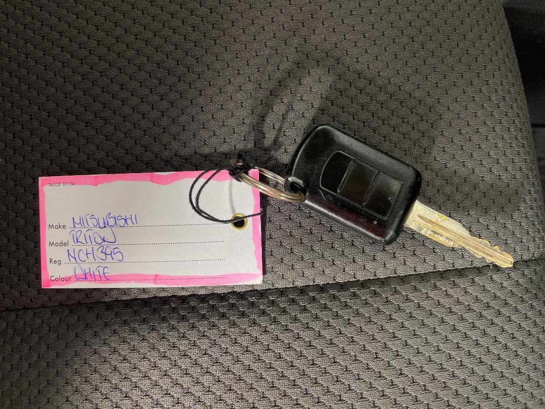 Photo '20' of Mitsubishi Triton