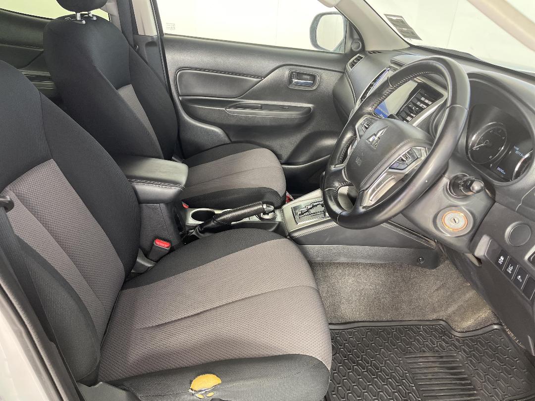 Photo '16' of Mitsubishi Triton Photo '16' of Mitsubishi Triton