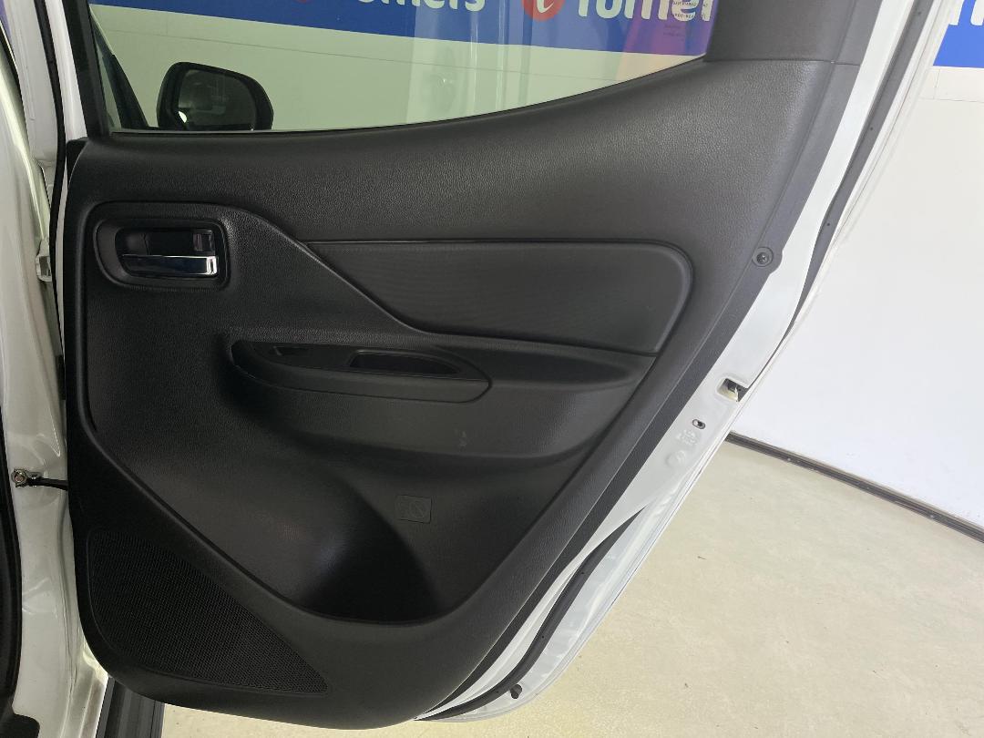 Photo '19' of Mitsubishi Triton Photo '19' of Mitsubishi Triton