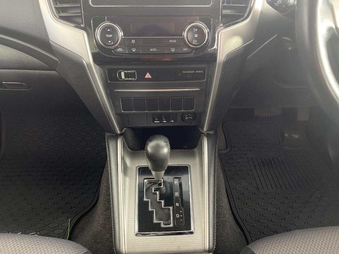 Photo '18' of Mitsubishi Triton Photo '18' of Mitsubishi Triton