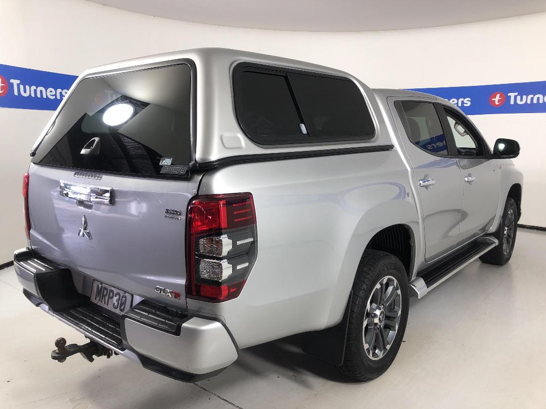 Photo '7' of Mitsubishi Triton