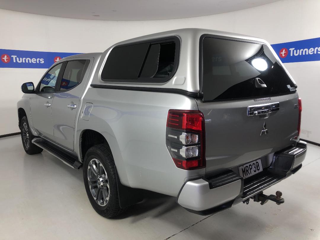 Photo '5' of Mitsubishi Triton