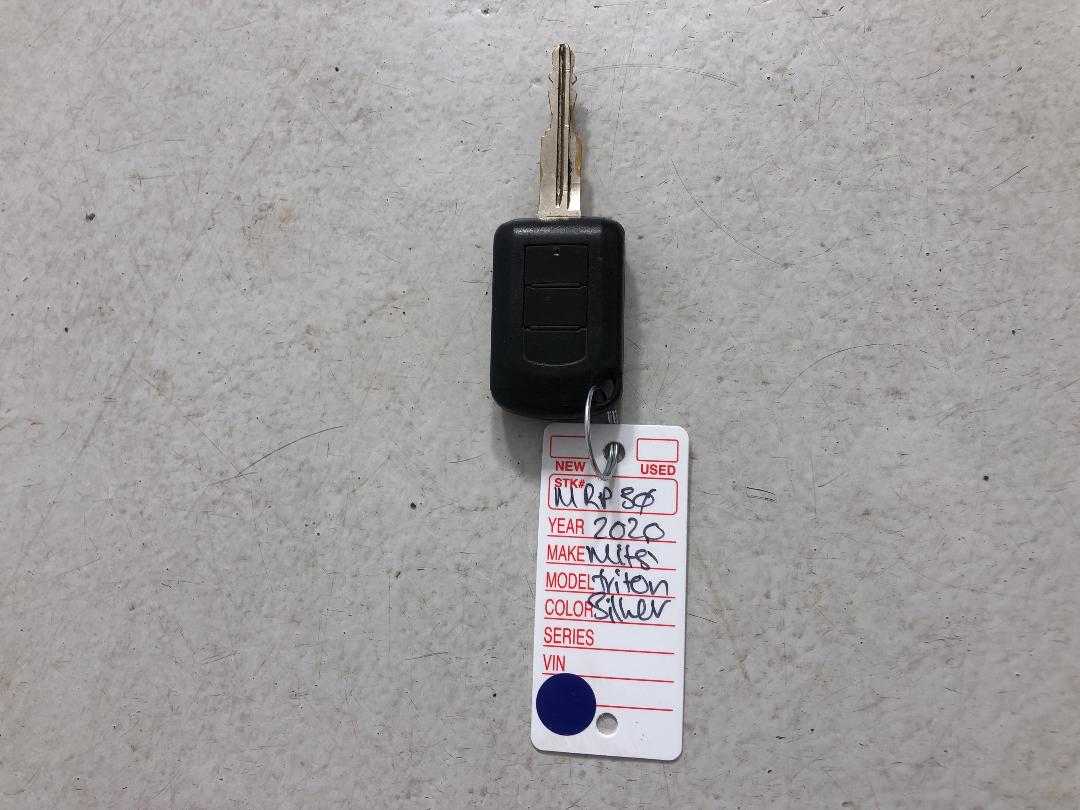 Photo '22' of Mitsubishi Triton