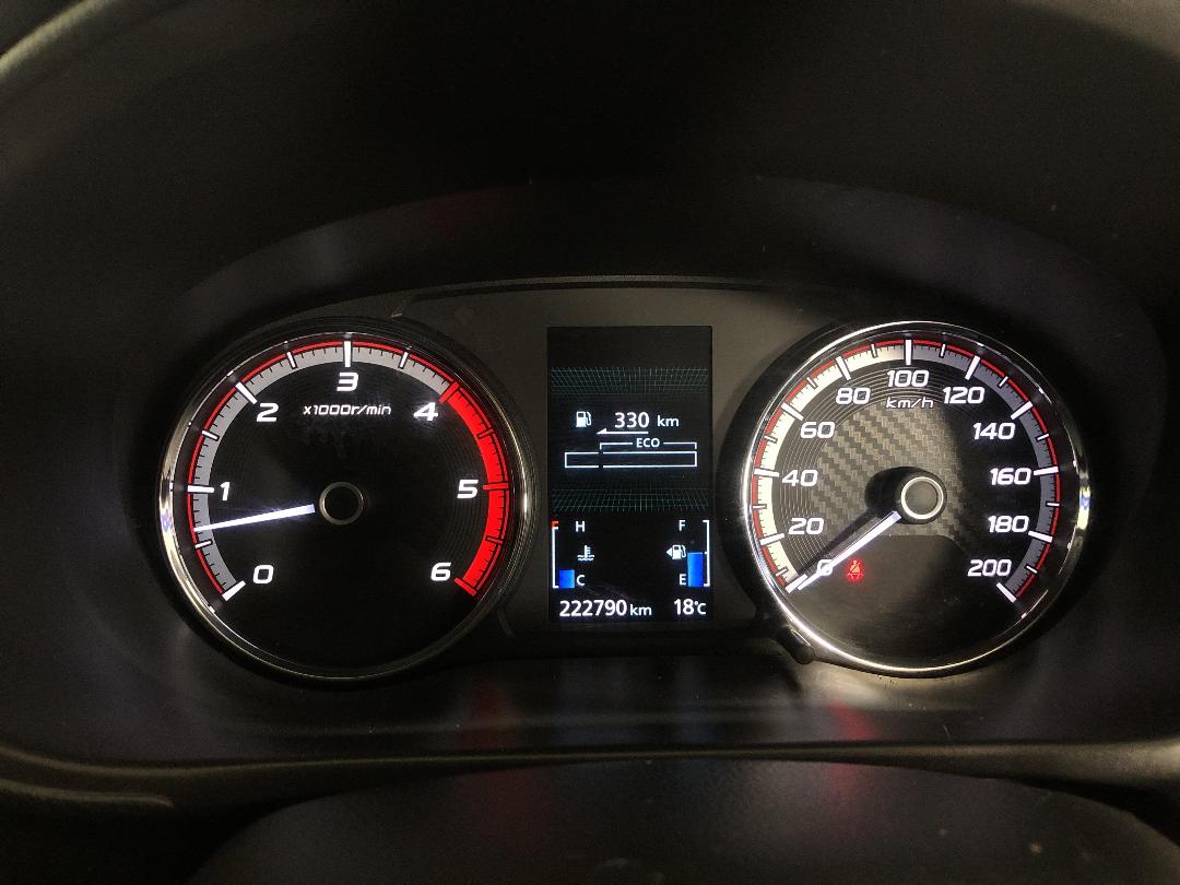 Photo '21' of Mitsubishi Triton