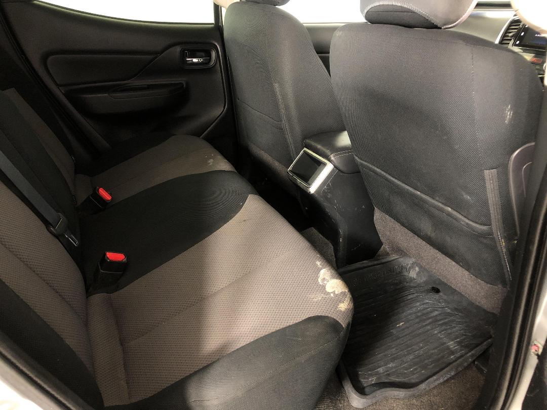 Photo '20' of Mitsubishi Triton