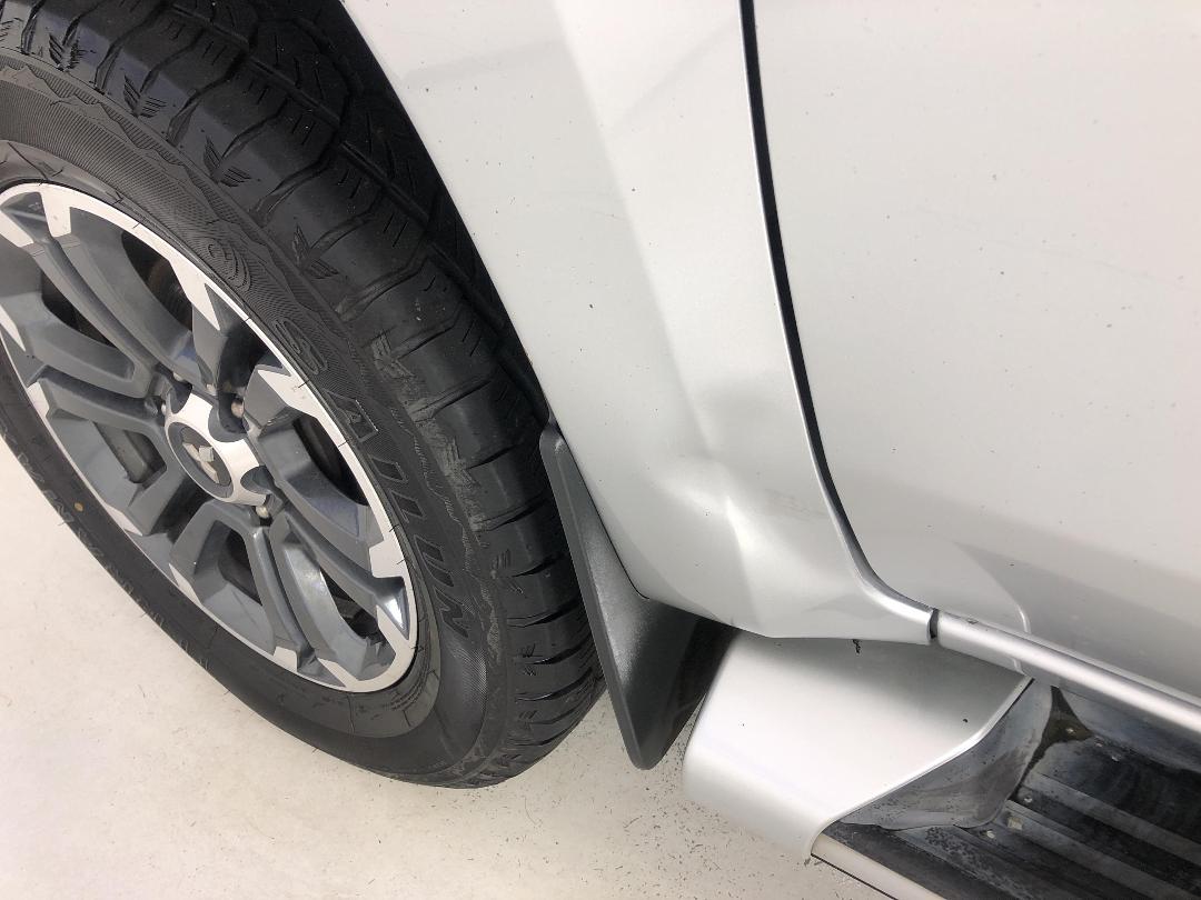 Photo '29' of Mitsubishi Triton