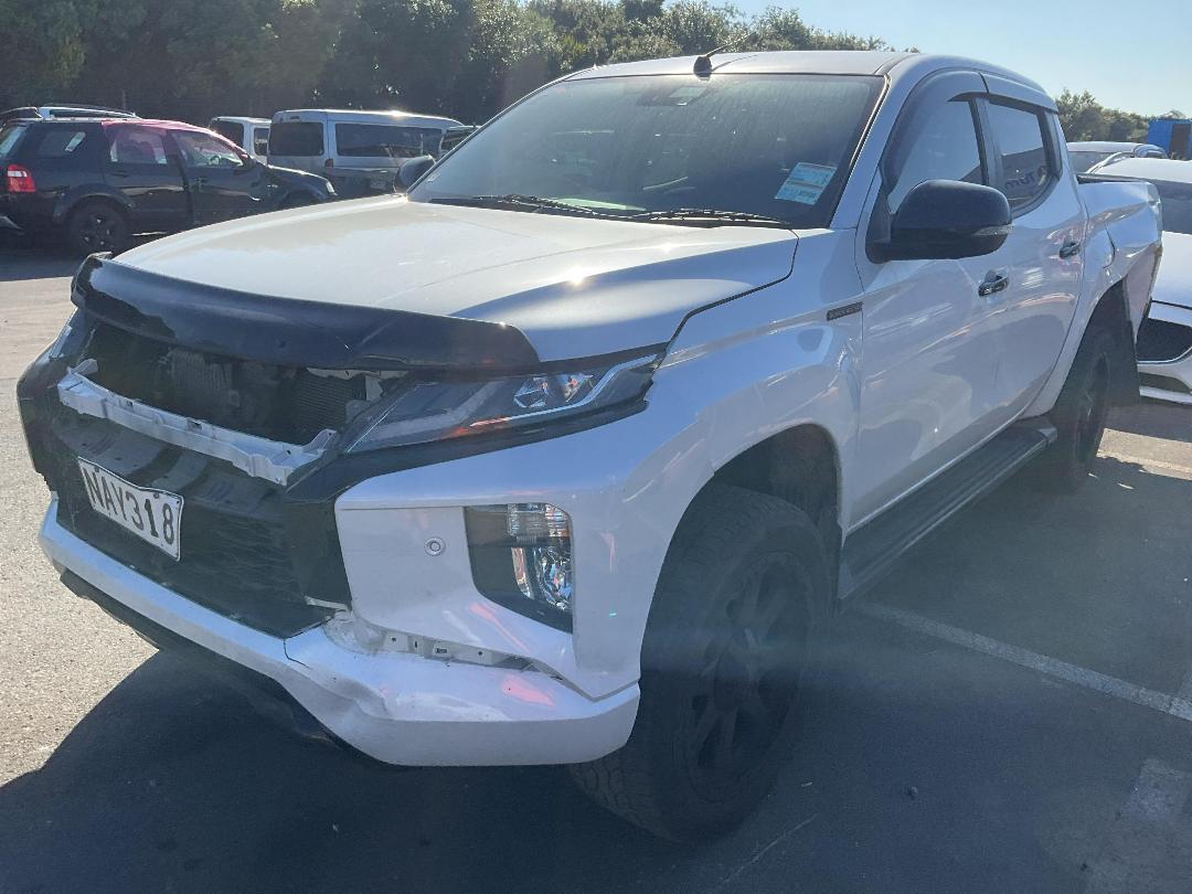 Photo '2' of Mitsubishi Triton DC Glsb 4WD 6AT Photo '2' of Mitsubishi Triton DC Glsb 4WD 6AT