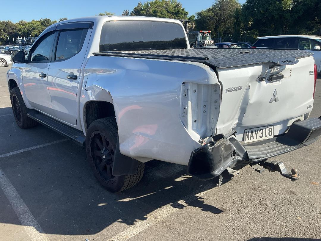 Photo '3' of Mitsubishi Triton DC Glsb 4WD 6AT Photo '3' of Mitsubishi Triton DC Glsb 4WD 6AT